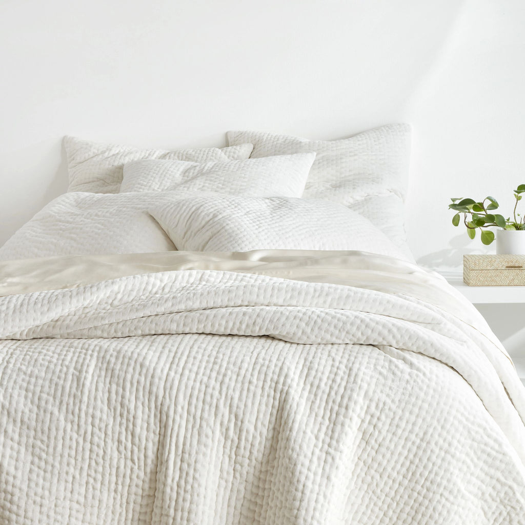 Viola Velvet Dove White Quilt - Light House Co.