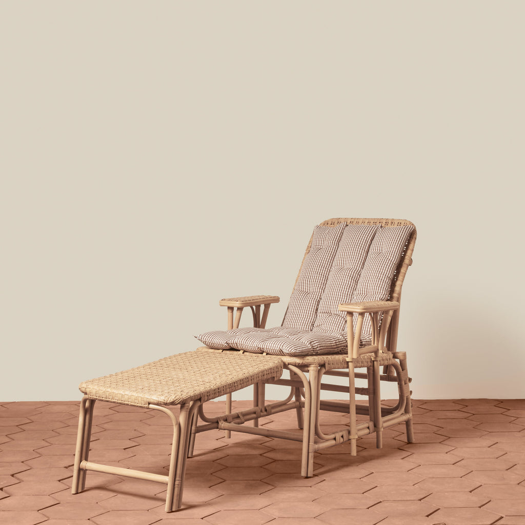 Flore Bistro Chaise Lounge - Light House Co.