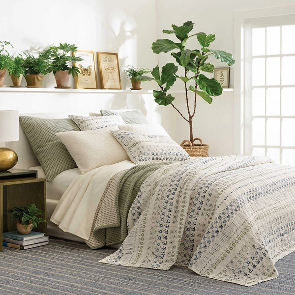 Pick Stitch Evergreen Matelasse Coverlet - Light House Co.